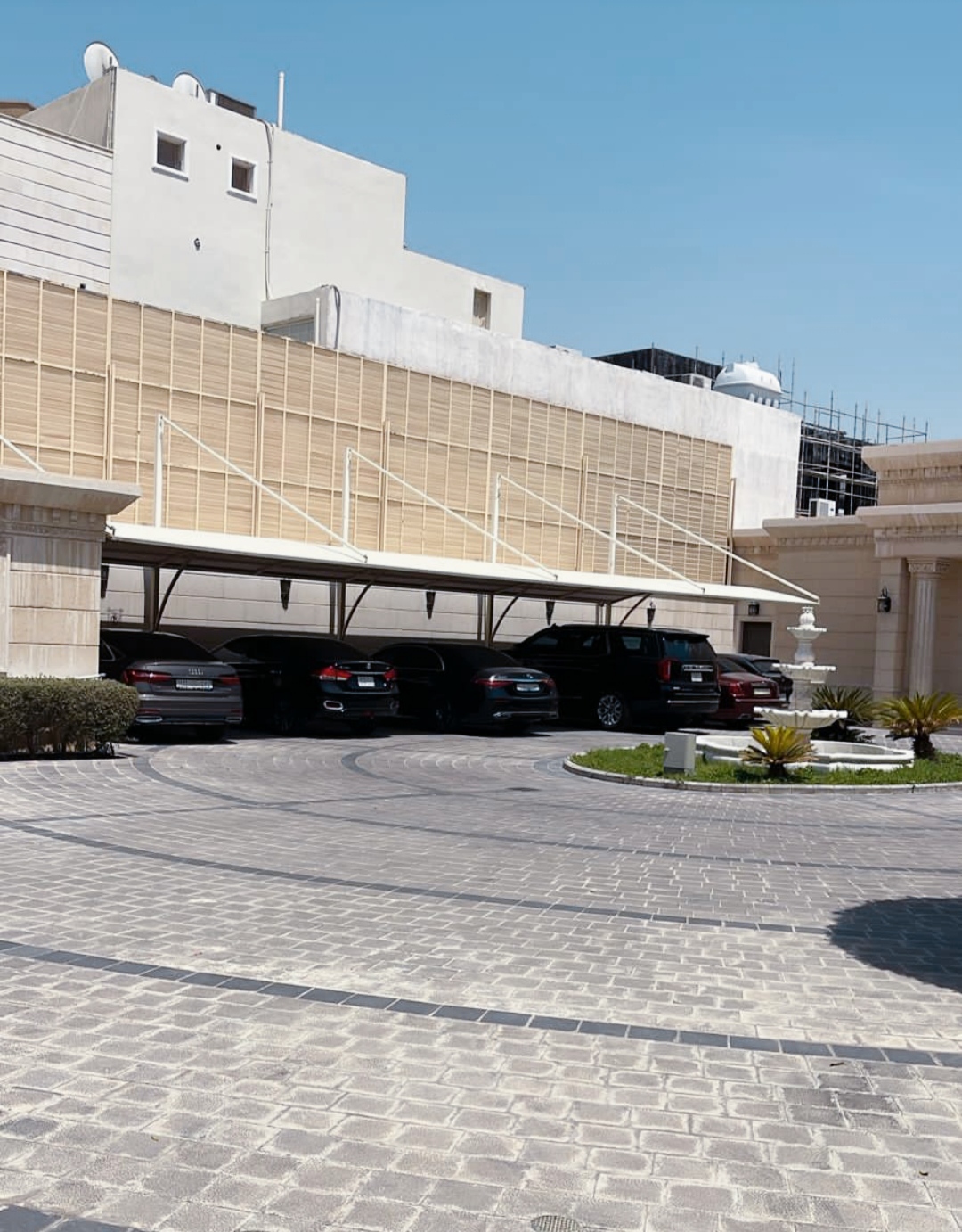 مظلات وسواتر